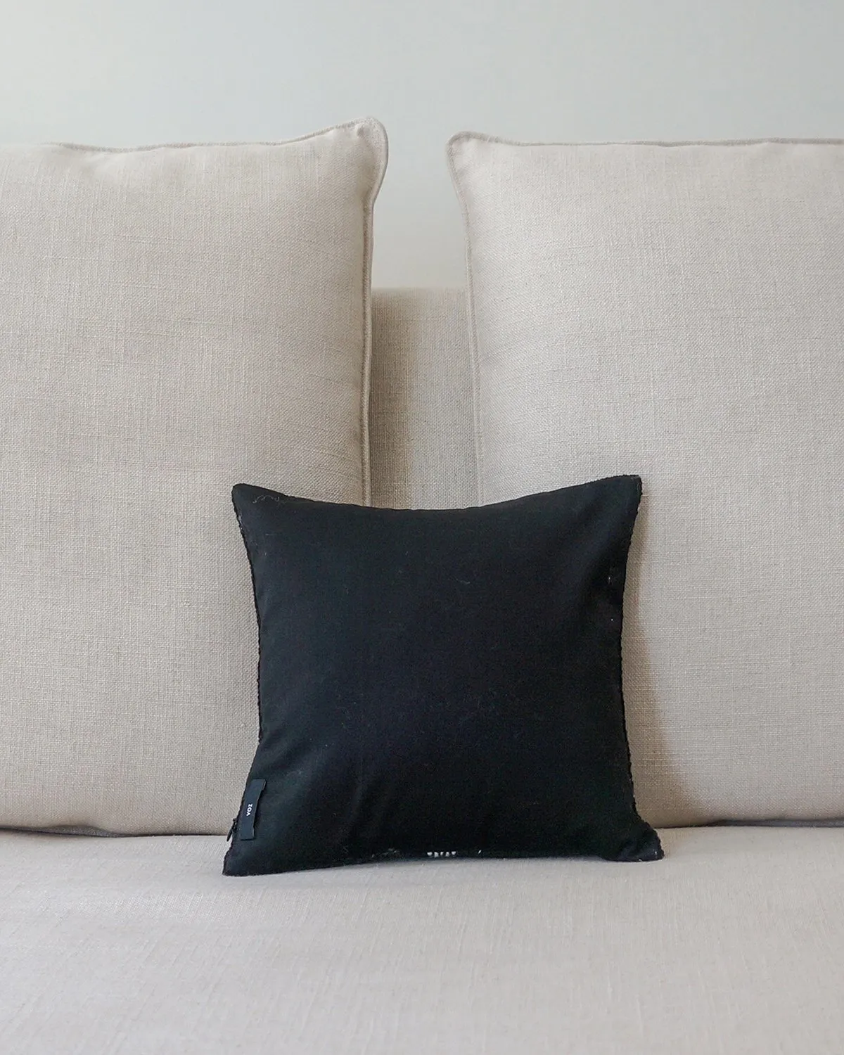 Apparel Lineas Simple Square Pillow