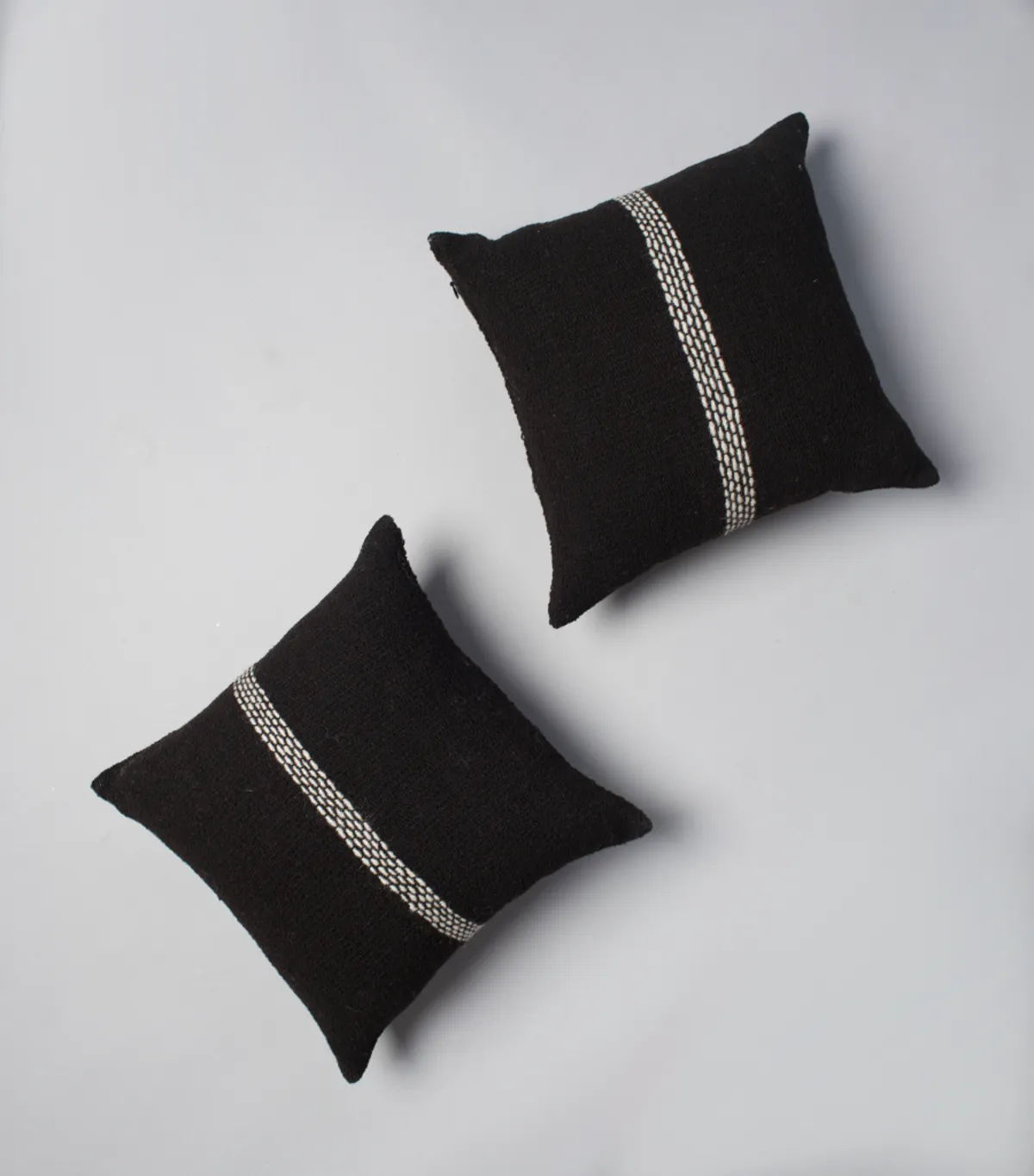 Apparel Lineas Simple Square Pillow