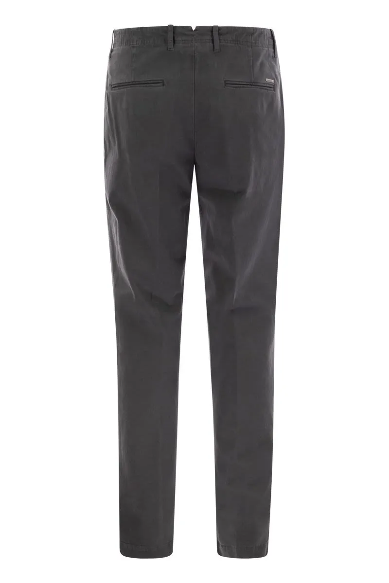 COTTON TROUSERS WITH DARTS