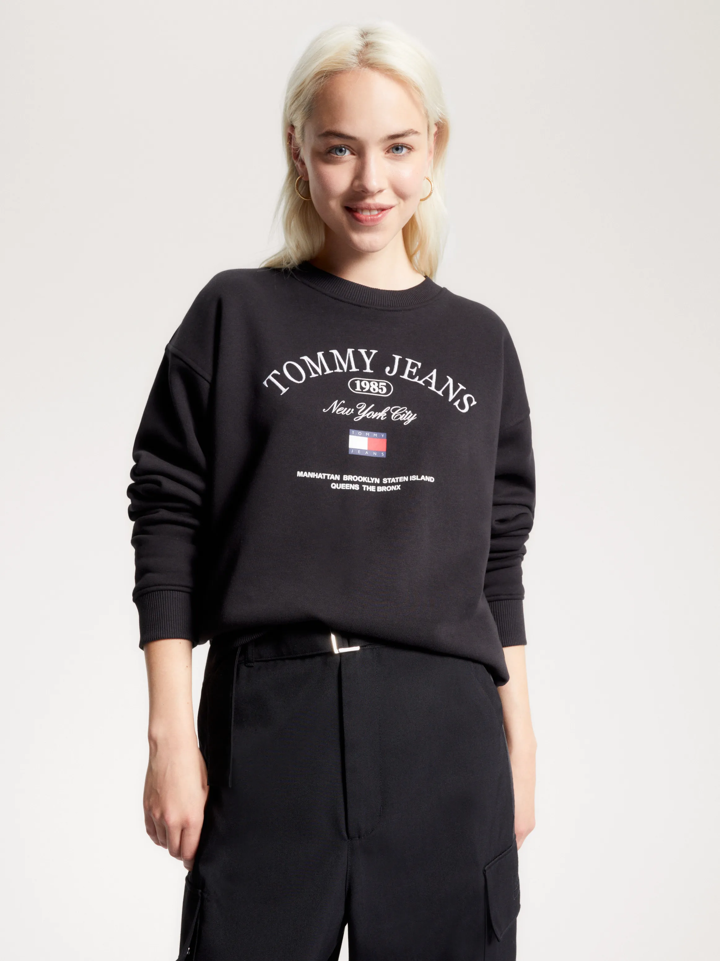 Crew Neck Logo Relaxed Sweatshirt | Sweatshirts & Hoodies | Tommy Jeans