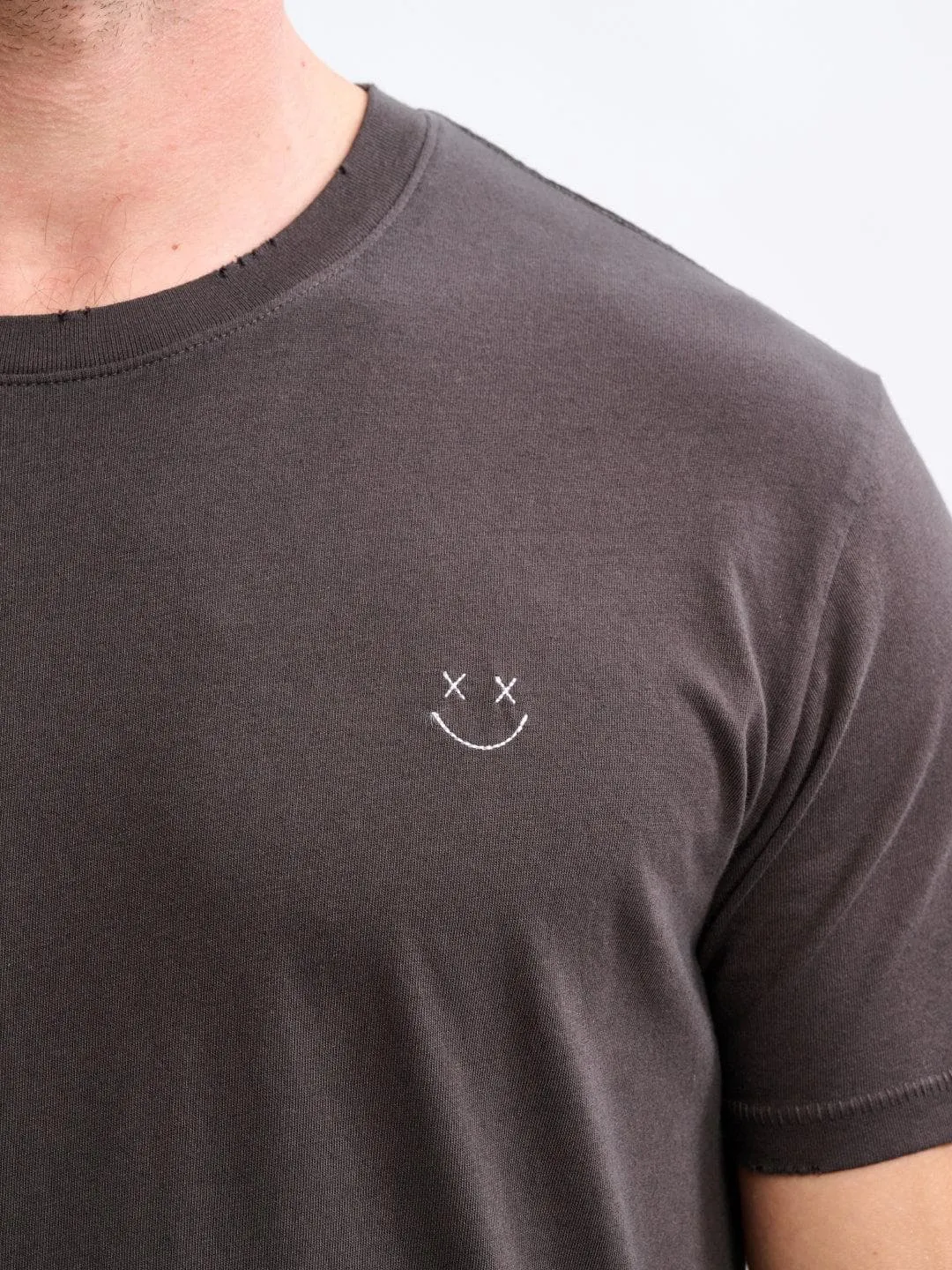 Distressed Smiley - Tee