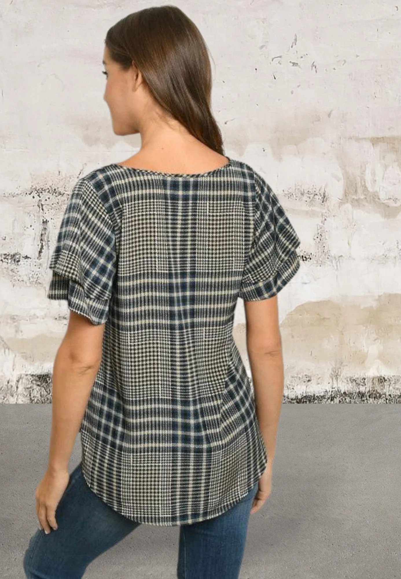 Short double frill sleeve V-neck checkered top