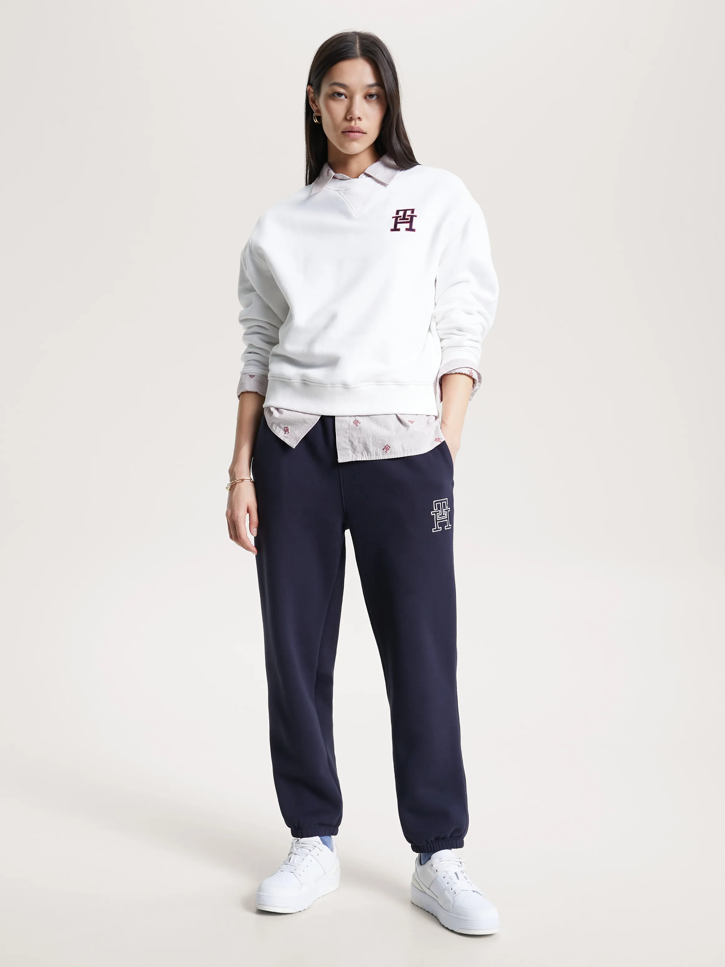 TH Monogram Modern Regular Fit Sweatshirt | Sweatshirts & Hoodies | Tommy Hilfiger