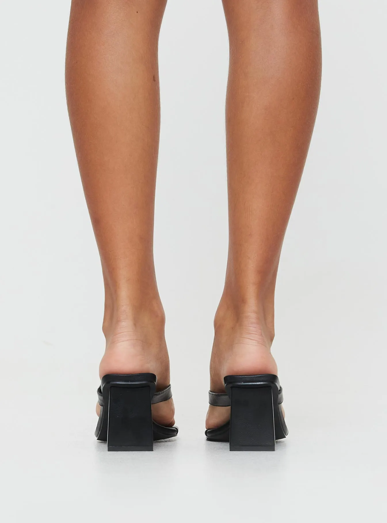 The Mona Heels Black